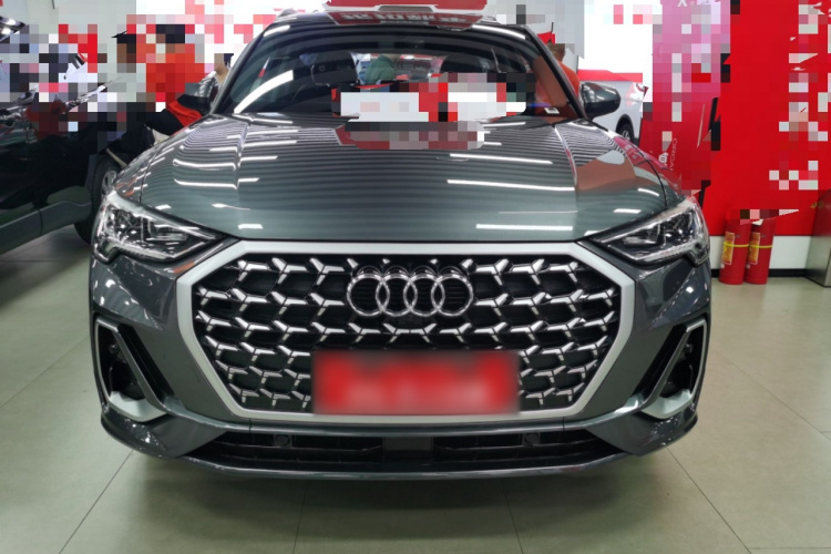Audi Q3 2025 #3 Audi Q3 2025 car image #3