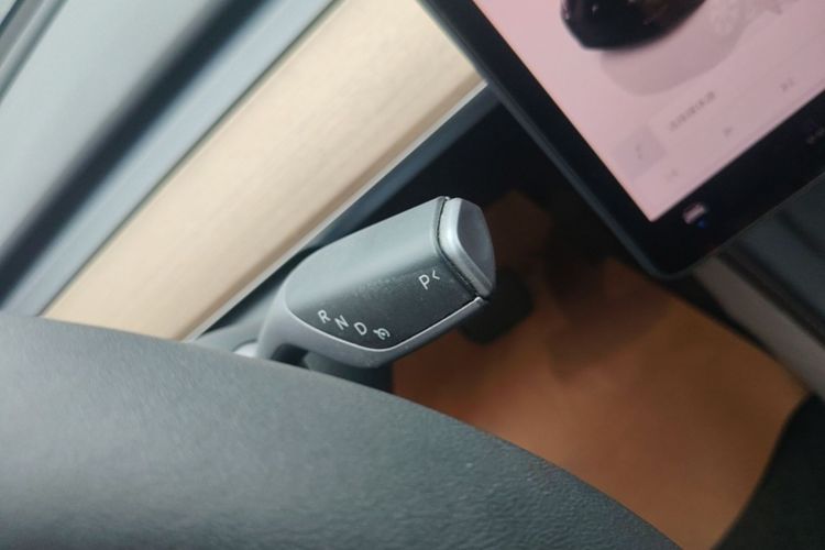 Tesla Model Y 2022 #14 Tesla Model Y 2022 car image #14