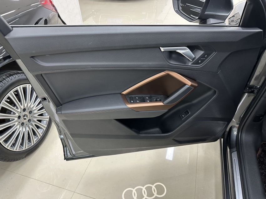 Audi Q3 2023 #7 Audi Q3 2023 car image #7