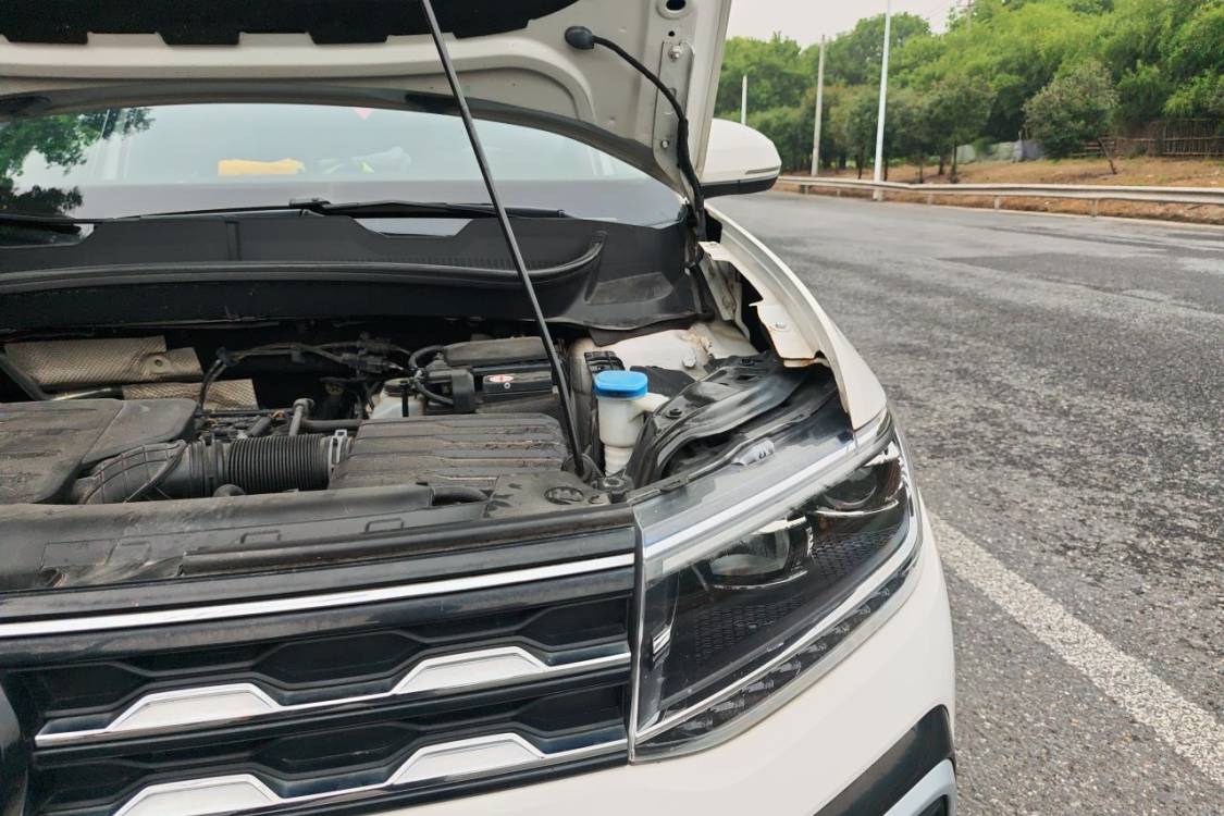 Volkswagen T-Cross 2022 car image #12