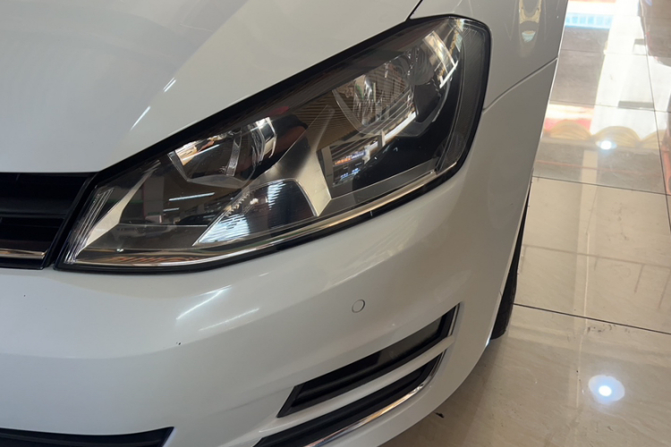 Volkswagen Golf 2017 car image #9