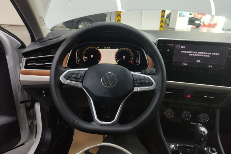 Volkswagen Bora 2024 car image #11