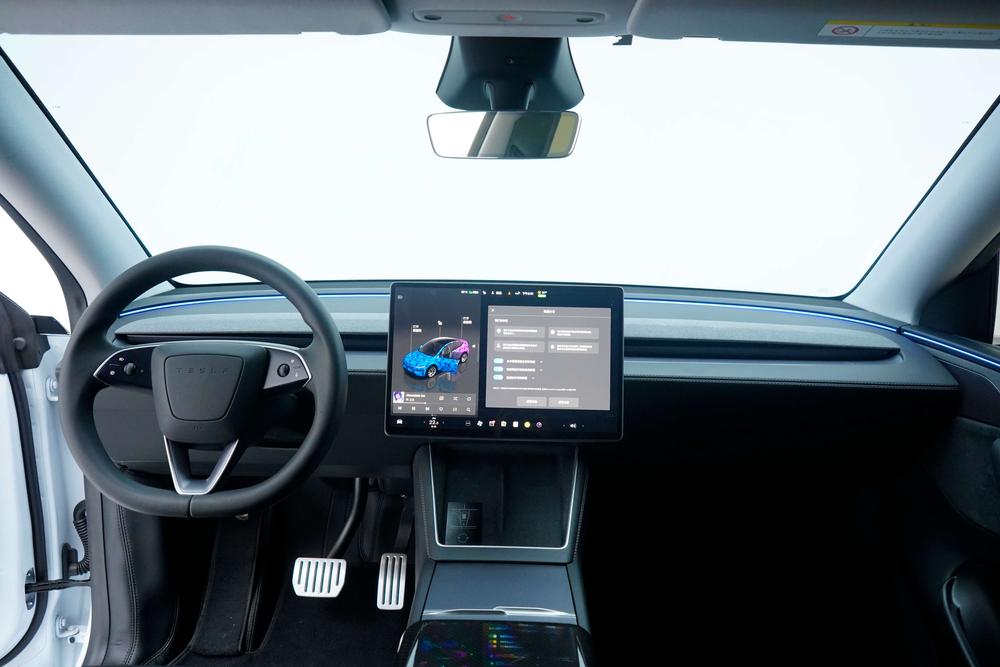Tesla Model Y 2025 #15 Tesla Model Y 2025 immagine di auto #15