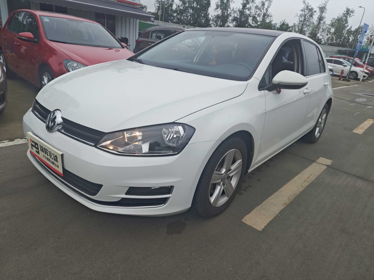 Volkswagen Golf 2014 car image 
