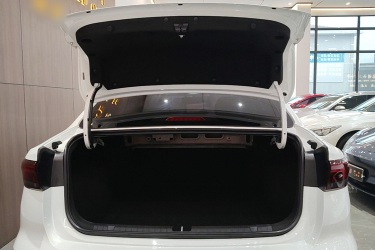 GEELY Emgrand 2024 #19 GEELY Emgrand 2024 car image #19
