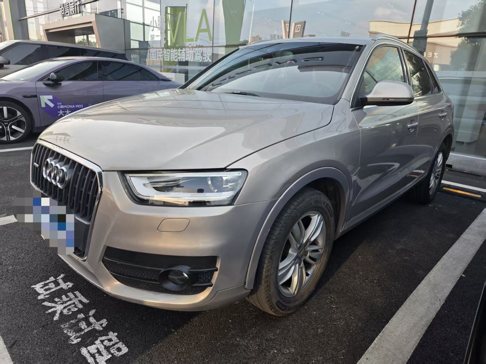Audi Q3 2013 car image #2
