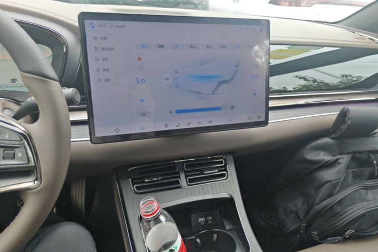 BYD Han 2024 car image #13
