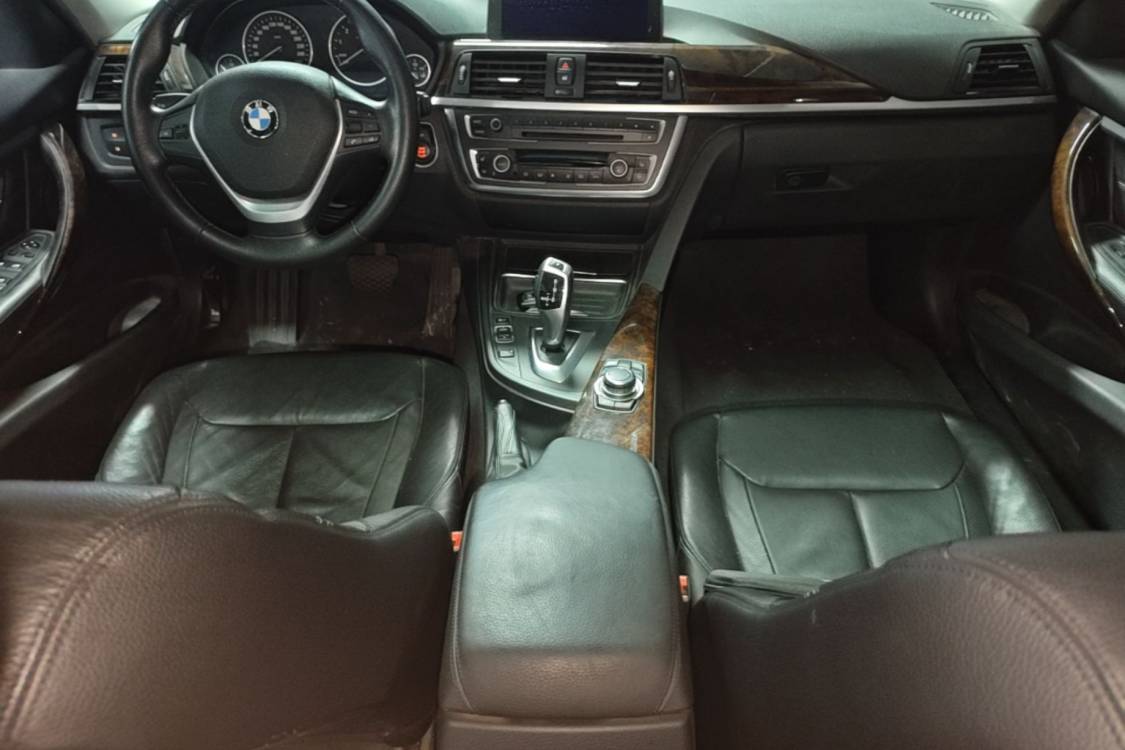 BMW 3 Series 2013 car image #22