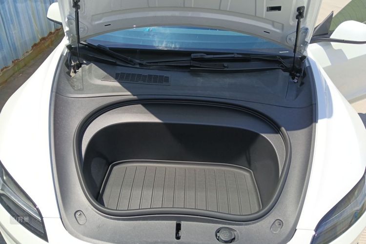 Tesla Model 3 2024 car image #22