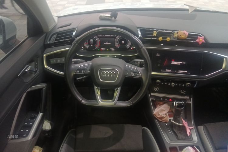 Audi Q3 2022 car image #12