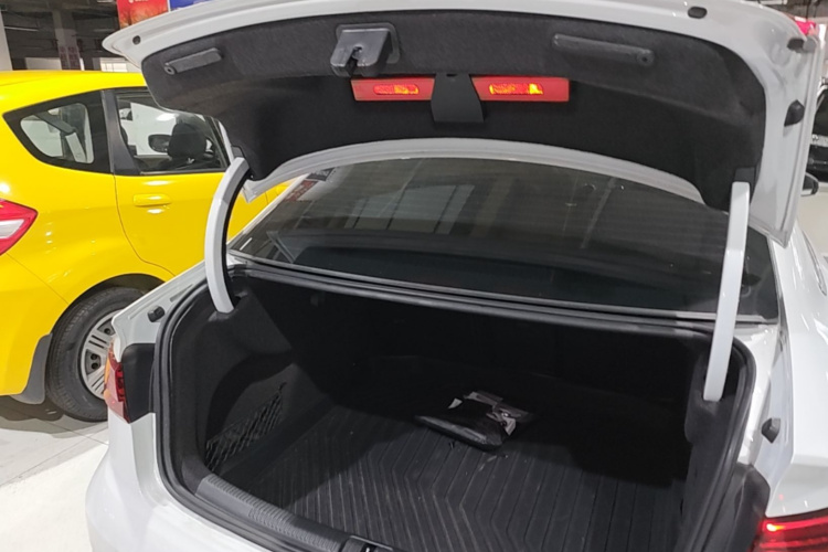 Audi A3 2018 immagine di auto #19