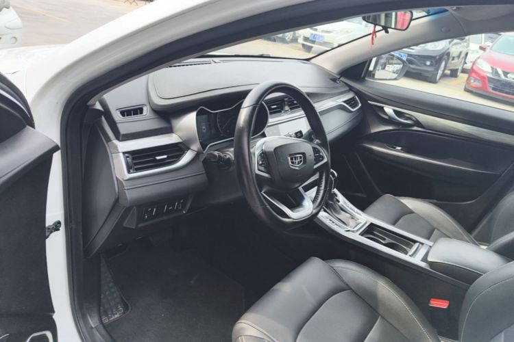 GEELY Emgrand 2019 car image #16