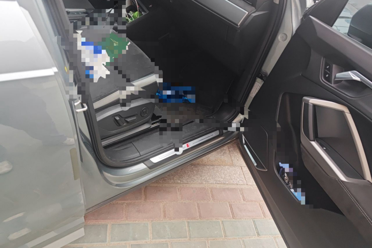 Audi Q3 2021 car image #23