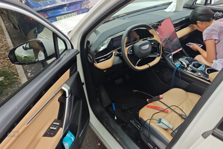 GEELY Boyue L 2023 immagine di auto #18