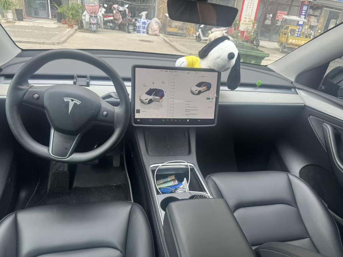 Tesla Model Y 2024 #4 Tesla Model Y 2024 car image #4