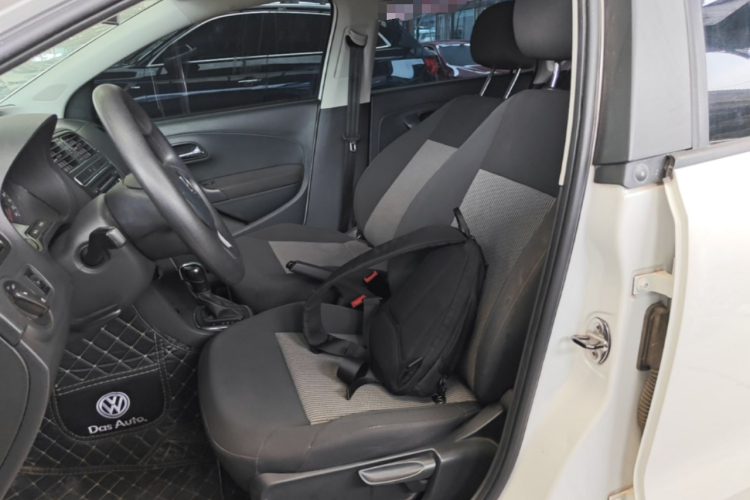 Volkswagen Polo 2016 car image #15