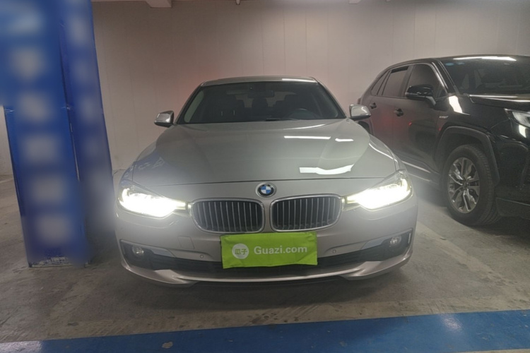 BMW 3 Series 2018 car image #3