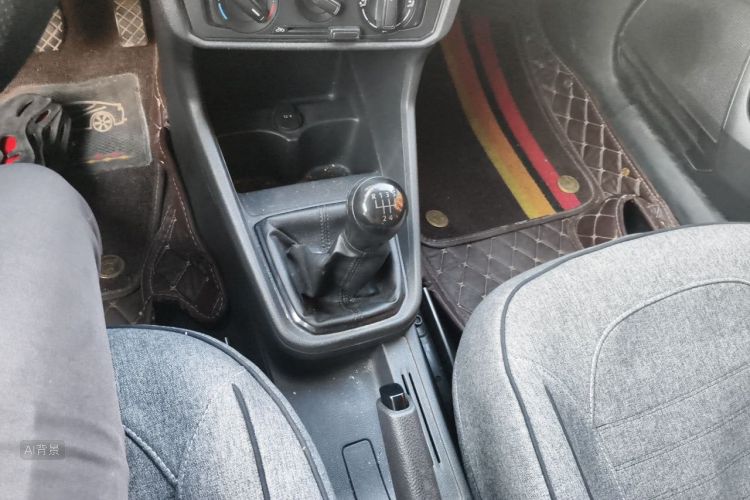 Volkswagen Santana 2017 car image #16