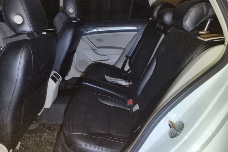 Volkswagen Golf 2016 car image #10