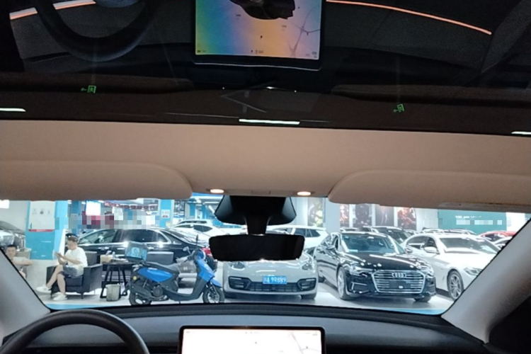 Tesla Model Y 2024 #18 Tesla Model Y 2024 immagine di auto #18