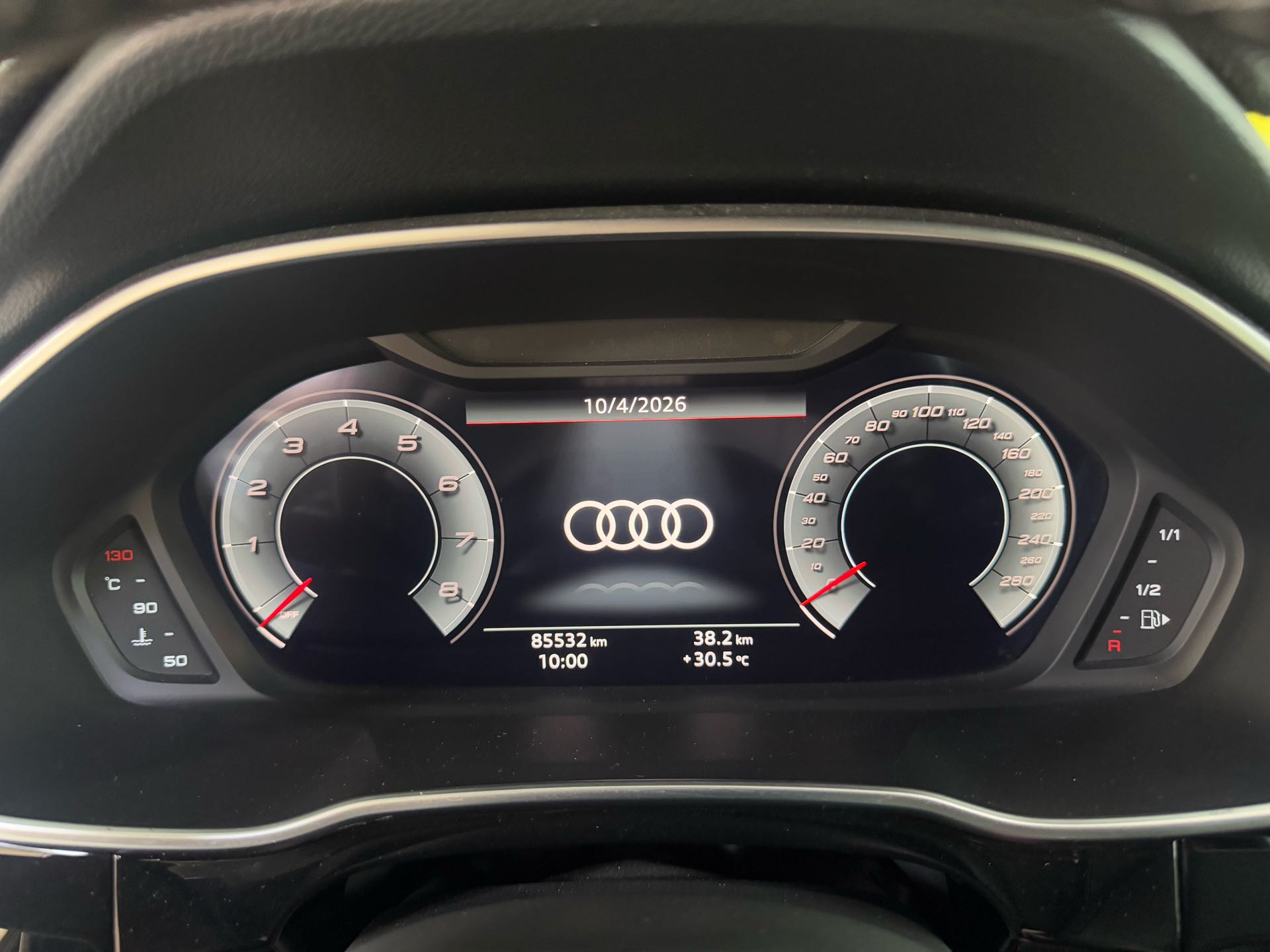 Audi Q3 2023 car image #9
