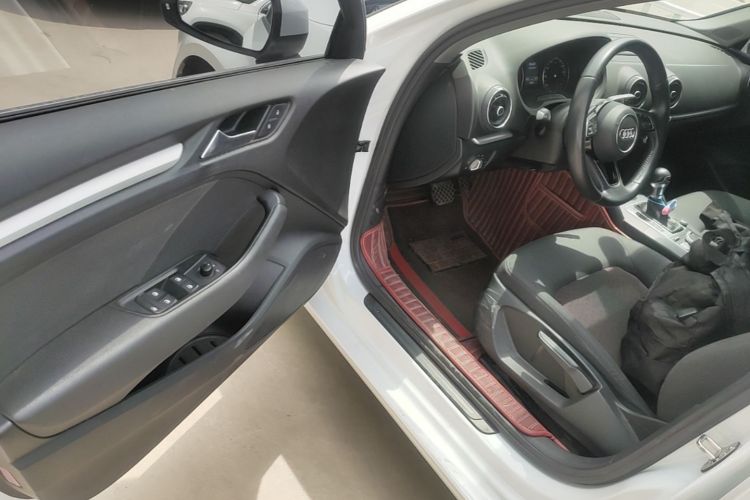 Audi A3 2018 صورة سيارة #18