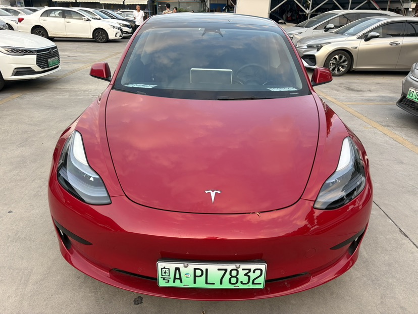 Tesla Model 3 2023 car image #2