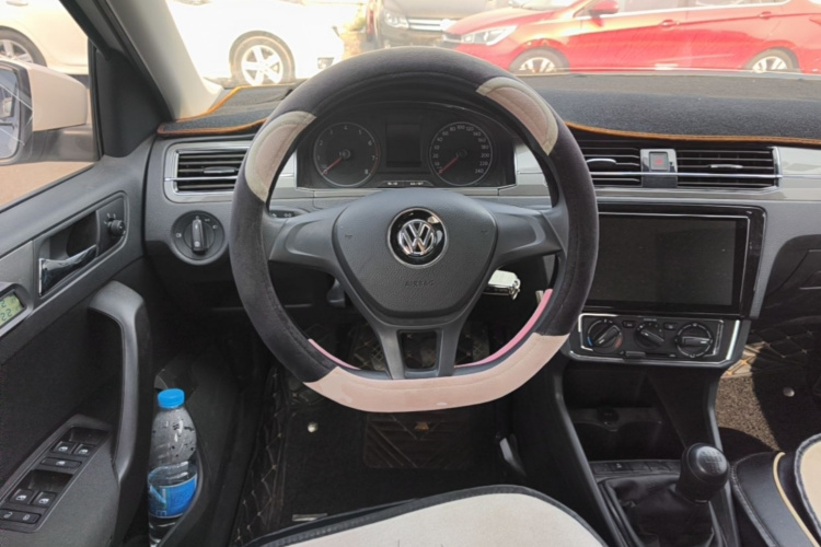 Volkswagen Santana 2018 car image #12