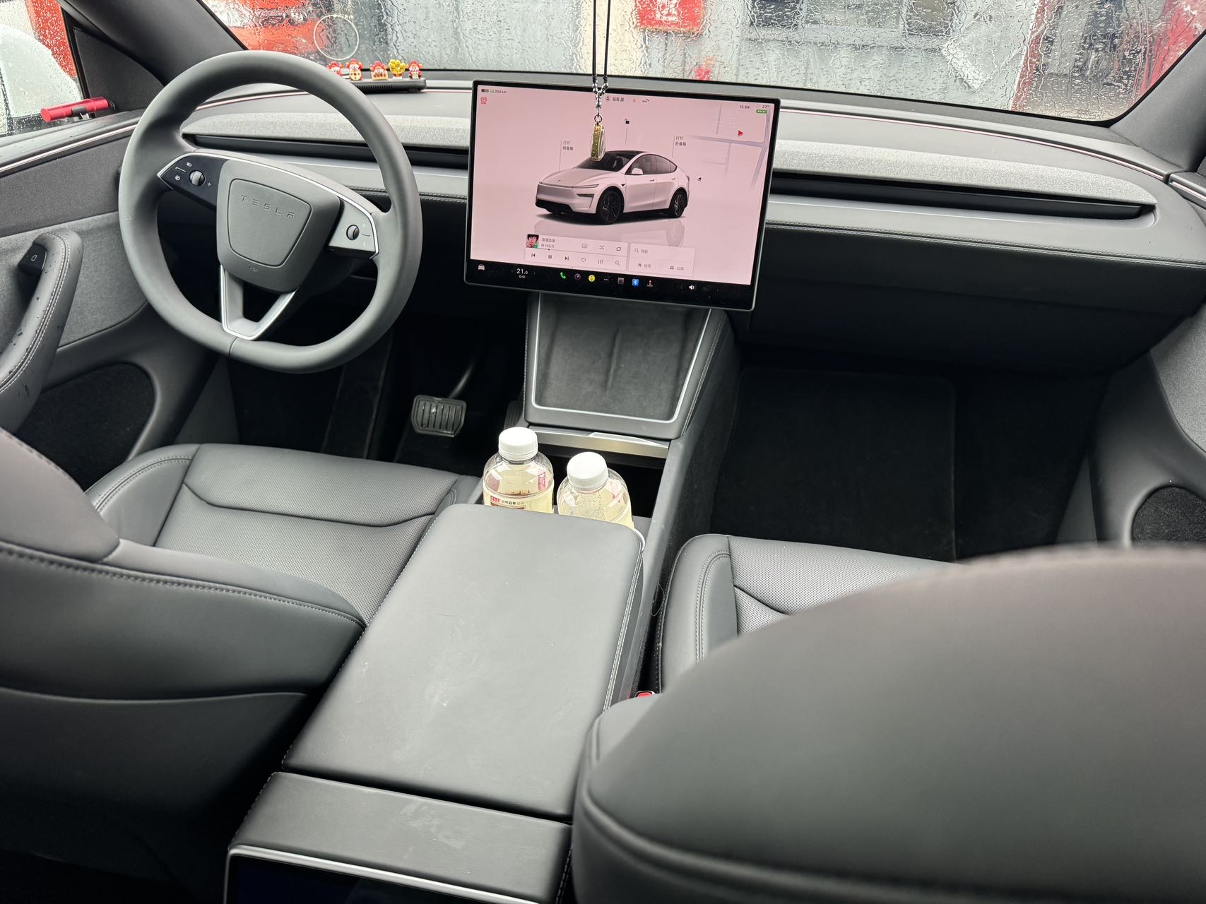 Tesla Model Y 2026 #6 Tesla Model Y 2026 car image #6
