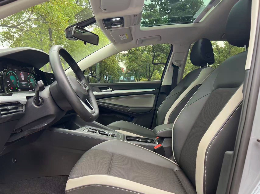 Volkswagen Golf 2022 car image #7