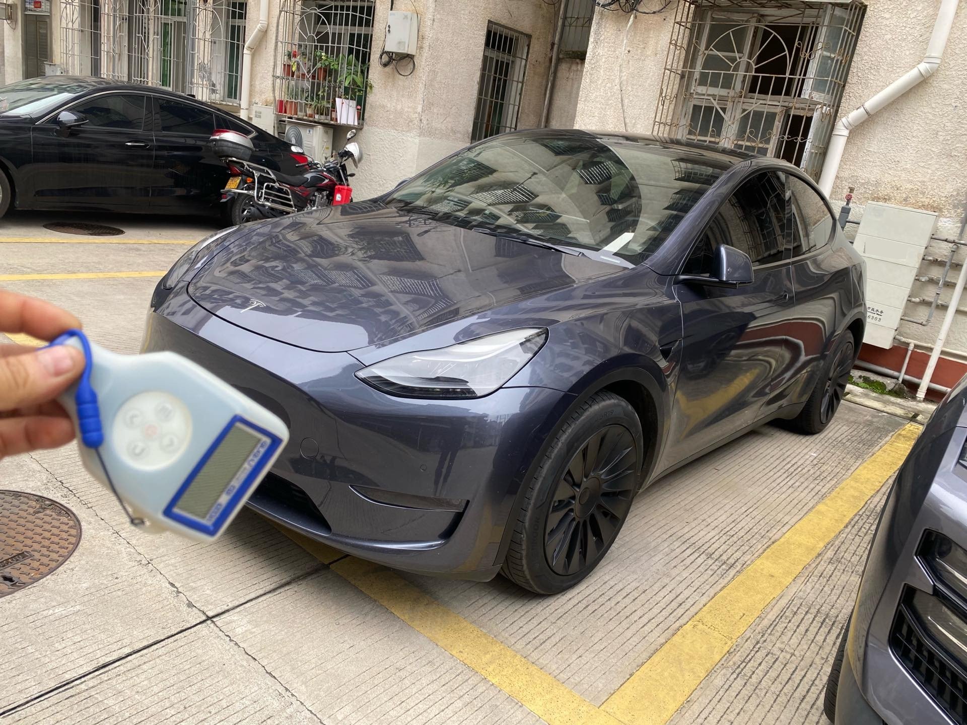 Tesla Model Y 2021 car image 