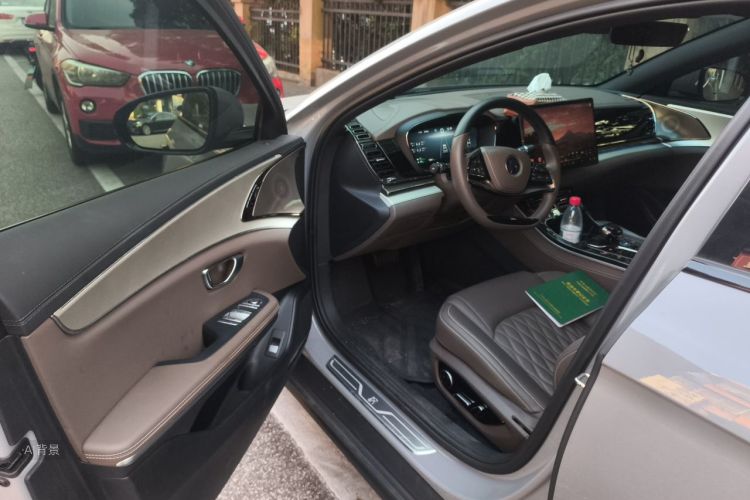 BYD Han 2024 car image #18