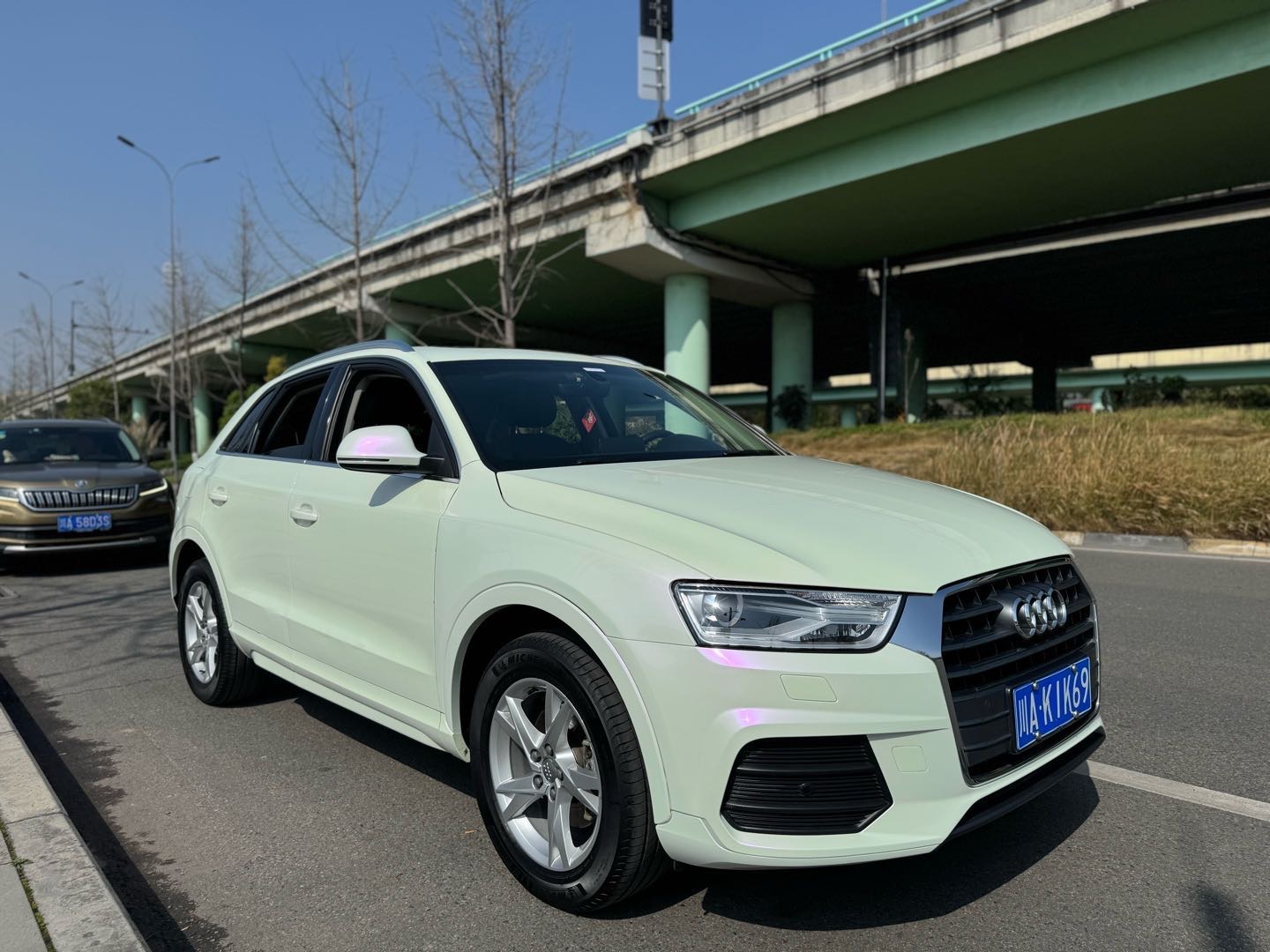 Audi Q3 2016 car image #3
