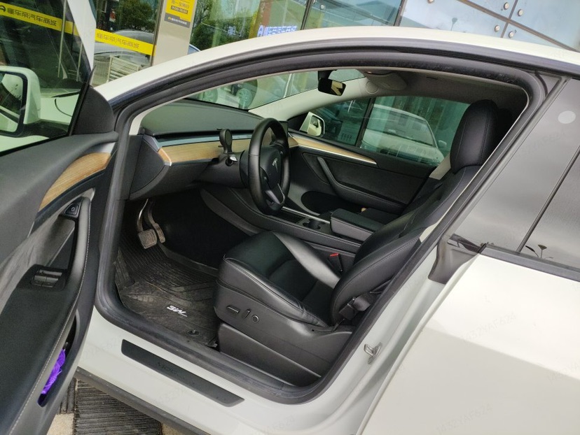 Tesla Model Y 2022 #2 Tesla Model Y 2022 car image #2