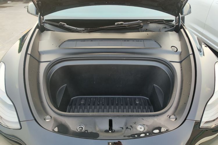Tesla Model Y 2021 #22 Tesla Model Y 2021 car image #22