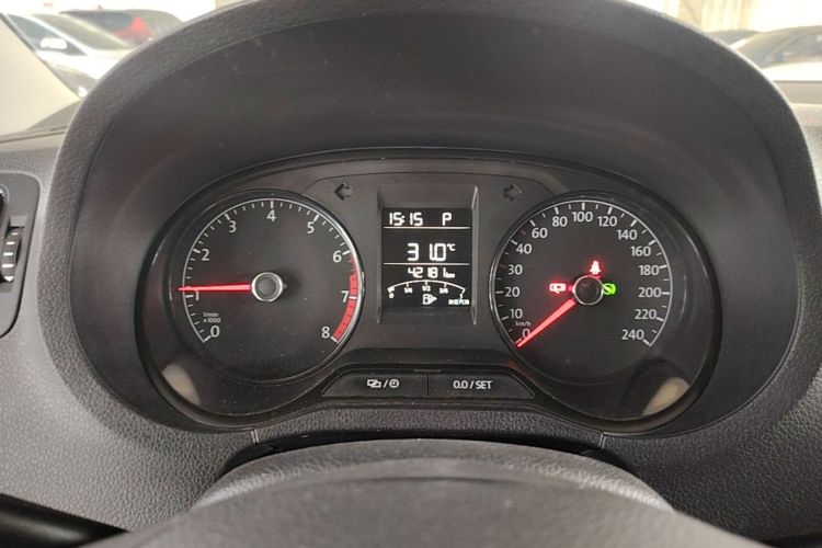 Volkswagen Polo 2018 car image #12