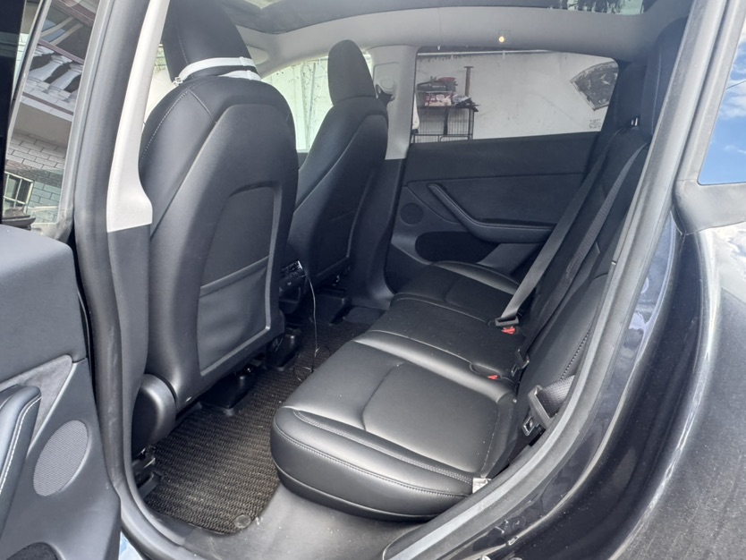 Tesla Model Y 2024 car image #7