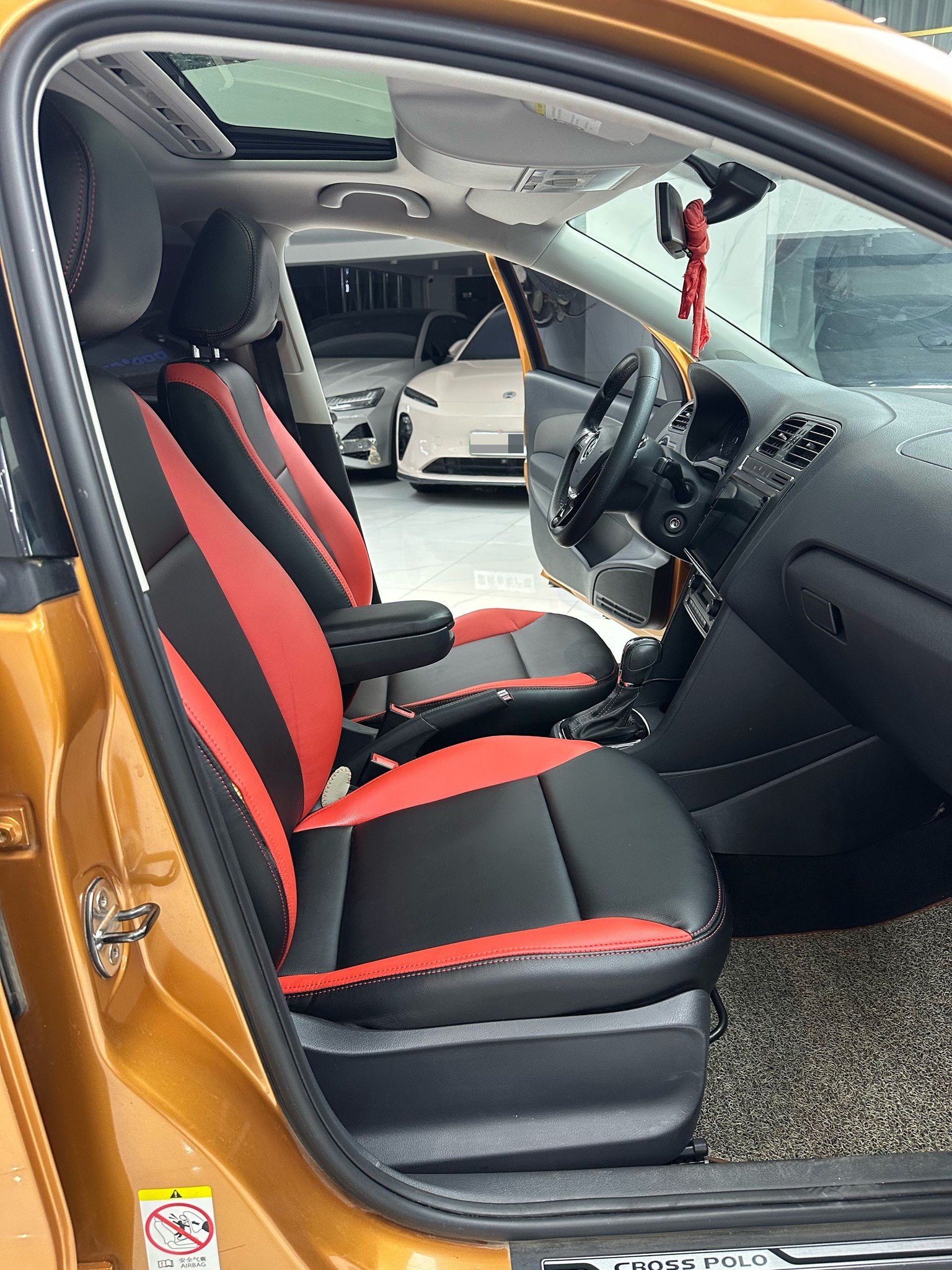 Volkswagen Polo 2016 car image #13