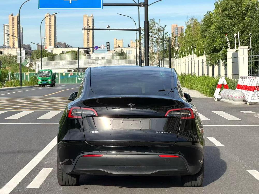 Tesla Model Y 2021 #5 Tesla Model Y 2021 car image #5