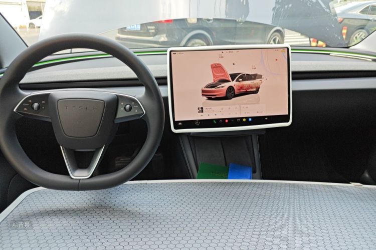 Tesla Model 3 2025 #11 Tesla Model 3 2025 car image #11