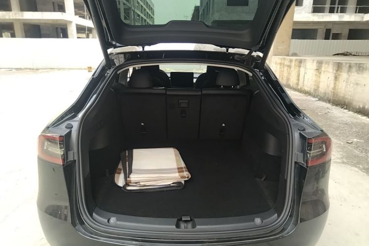 Tesla Model Y 2023 #19 Tesla Model Y 2023 car image #19