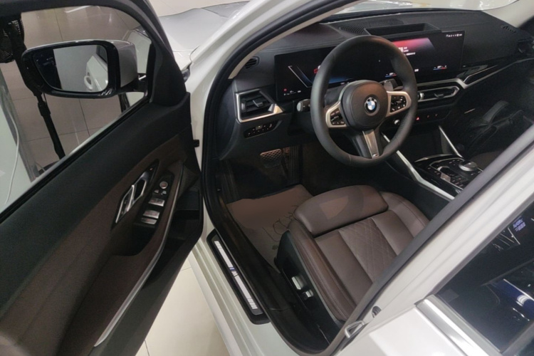 BMW 3 Series 2023 car image #16