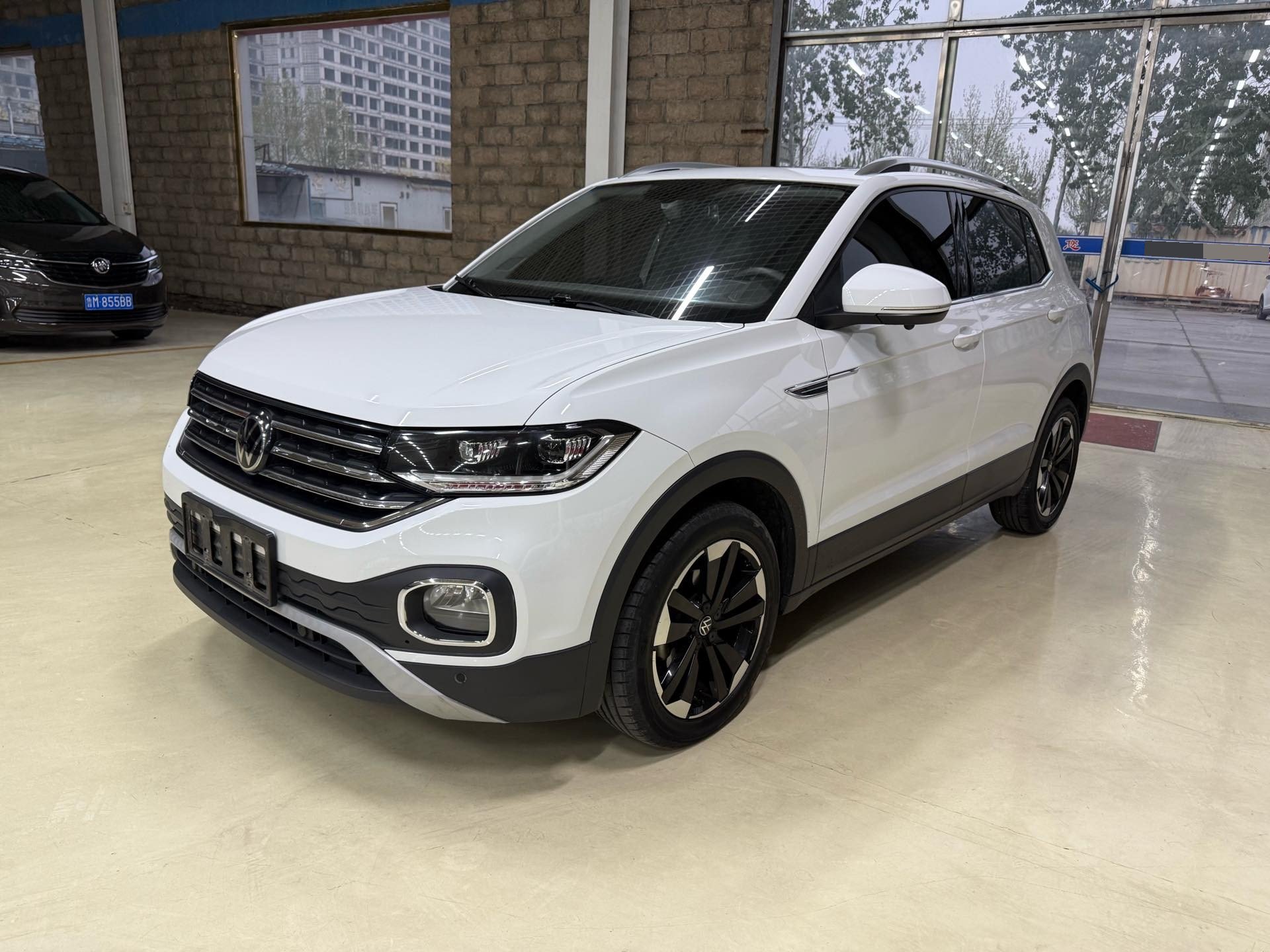 2020 2020 car image
