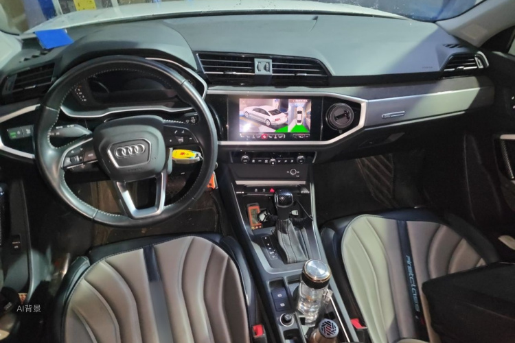 Audi Q3 2021 car image #11