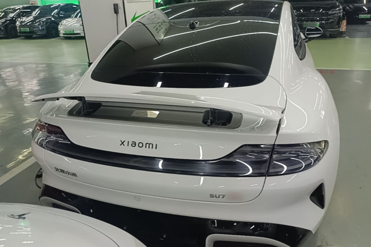 MI SU7 2024 car image #6