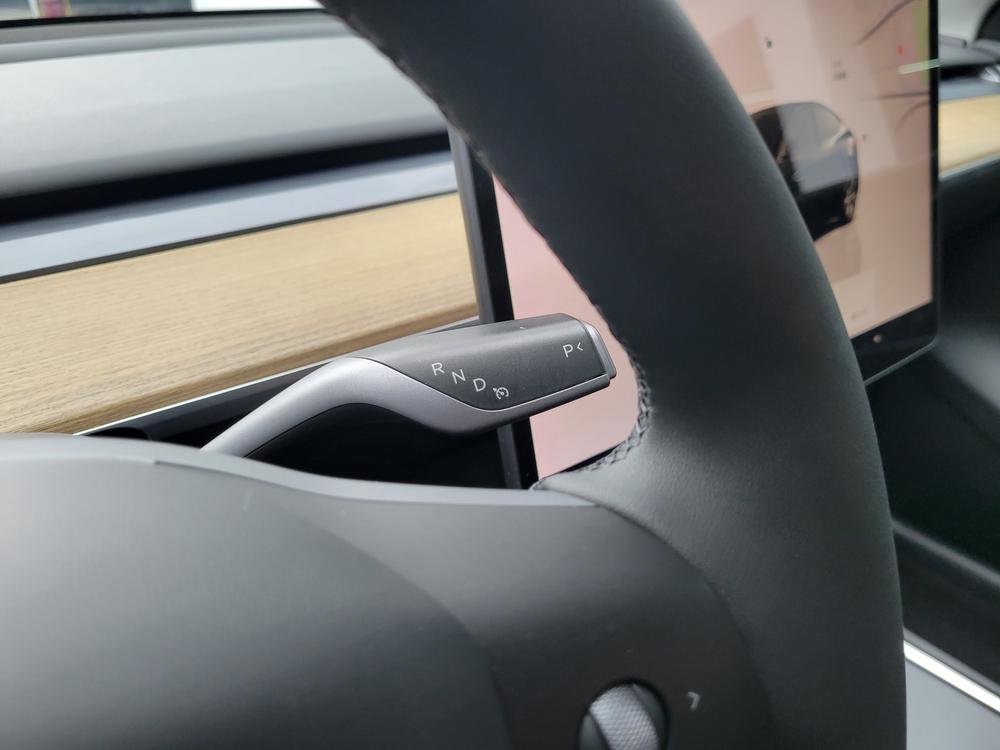 Tesla Model Y 2022 car image #19