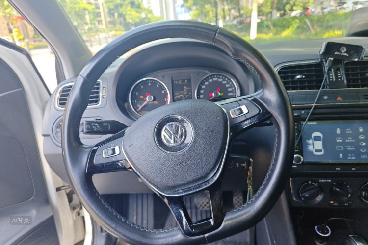 Volkswagen Polo 2017 car image #12