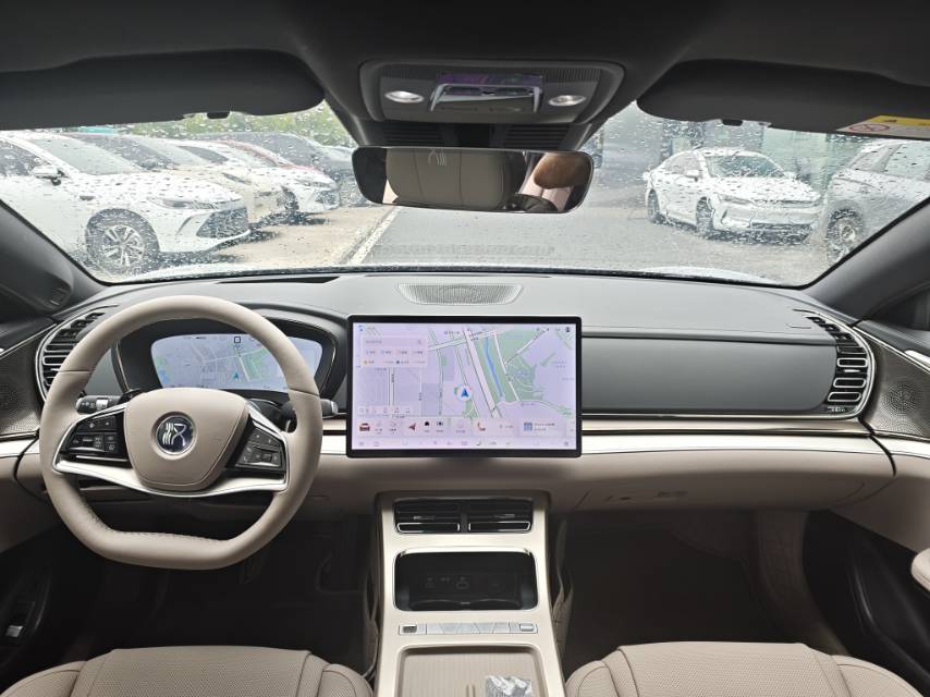 BYD Han 2025 car image #4