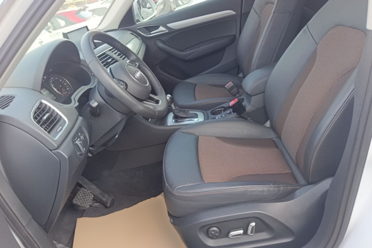 Audi Q3 2016 immagine di auto #19
