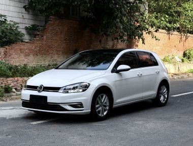 Volkswagen Golf 2018 car image 